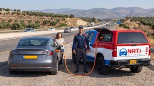 טעינה ניידת לרכב חשמלי תקוע